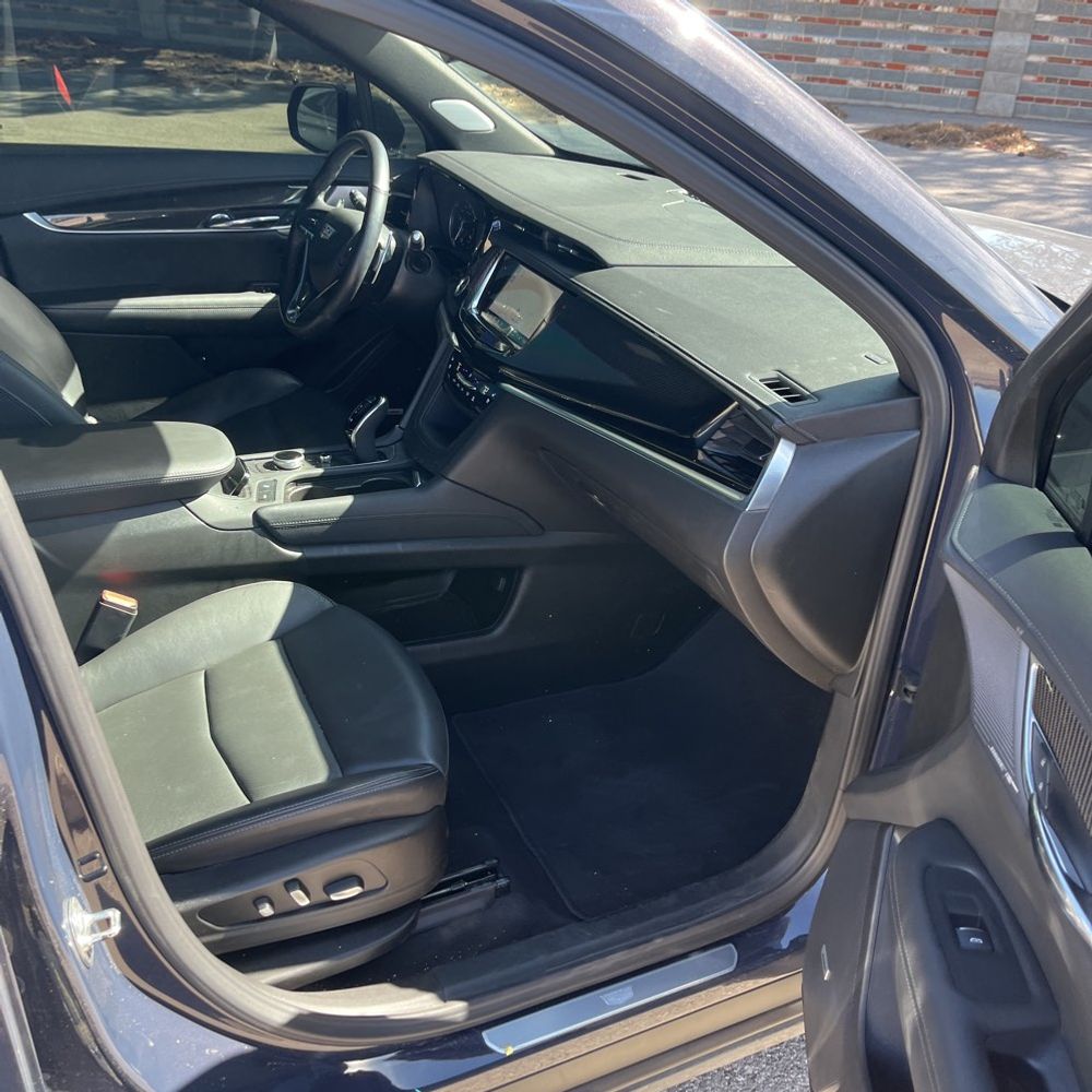 2024 Cadillac XT6 - Image 9