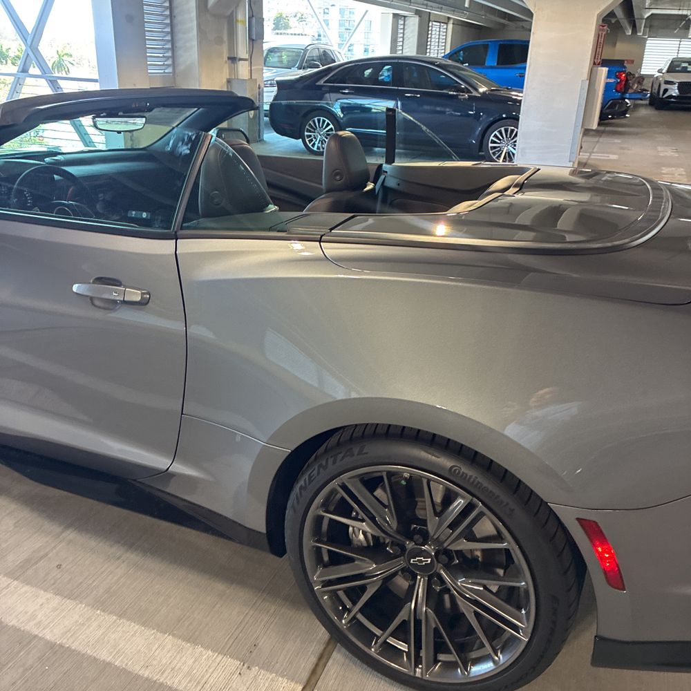 2021 Chevrolet Camaro - Image 13