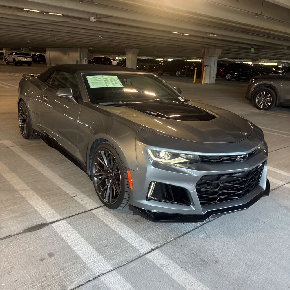 2021 Chevrolet Camaro - Image 18