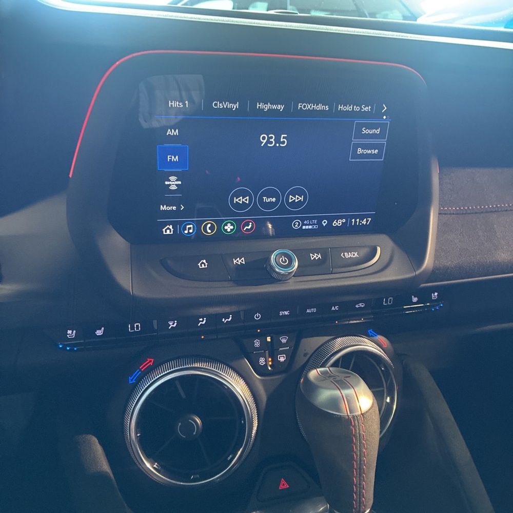 2021 Chevrolet Camaro - Image 20