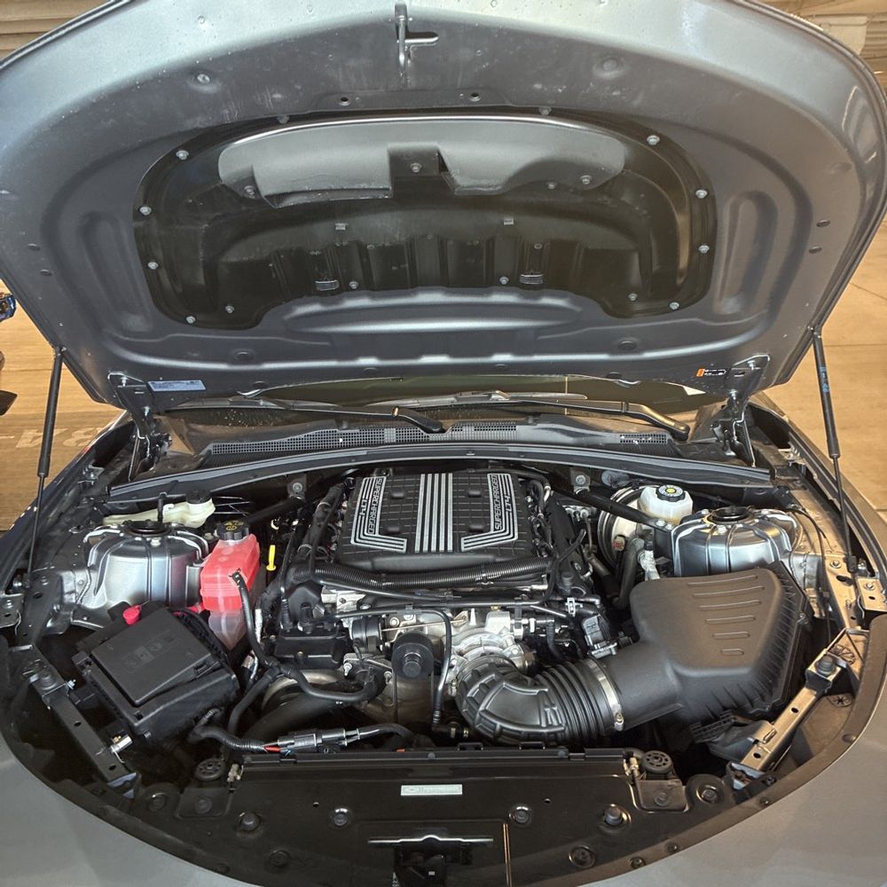 2021 Chevrolet Camaro - Image 28