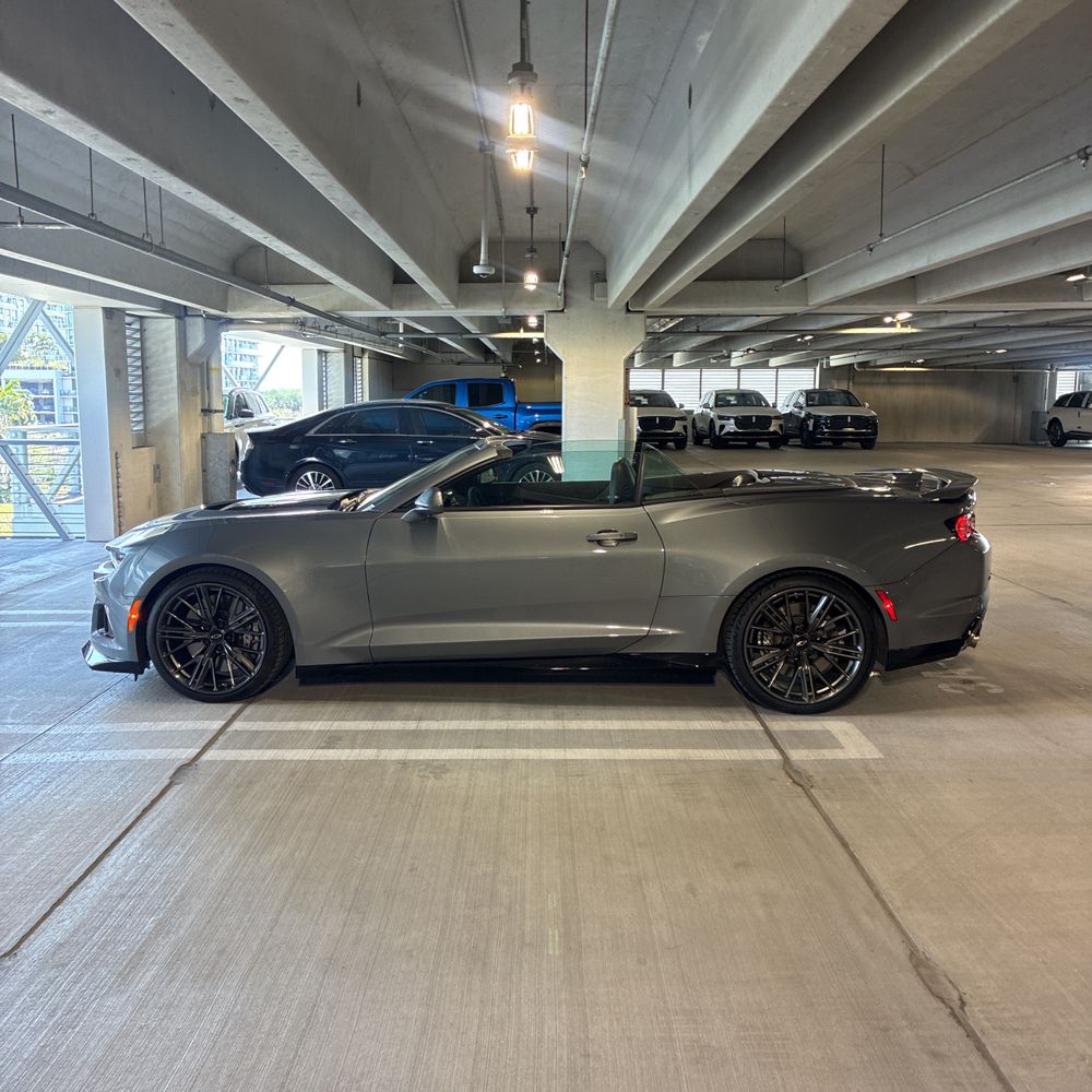2021 Chevrolet Camaro - Image 31