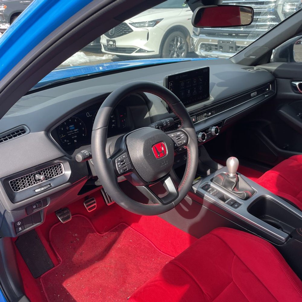 2025 Honda Civic Type R - Image 15