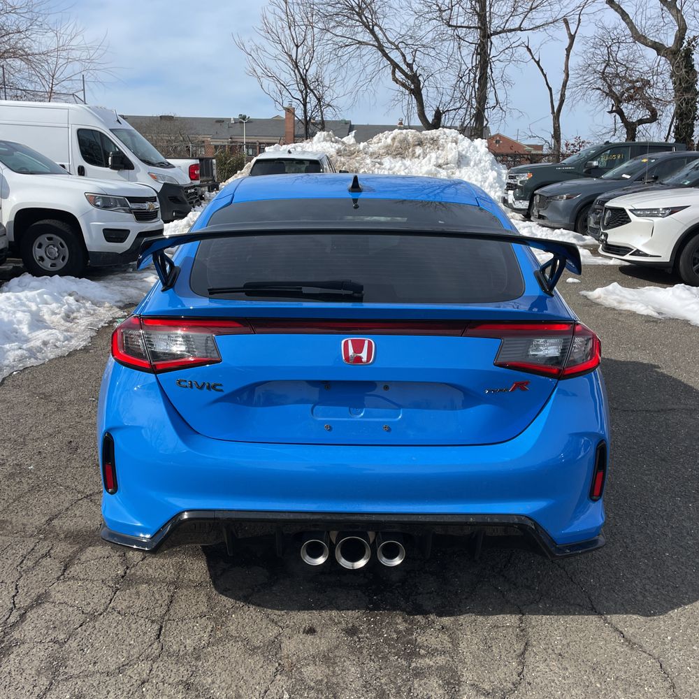 2025 Honda Civic Type R - Image 25