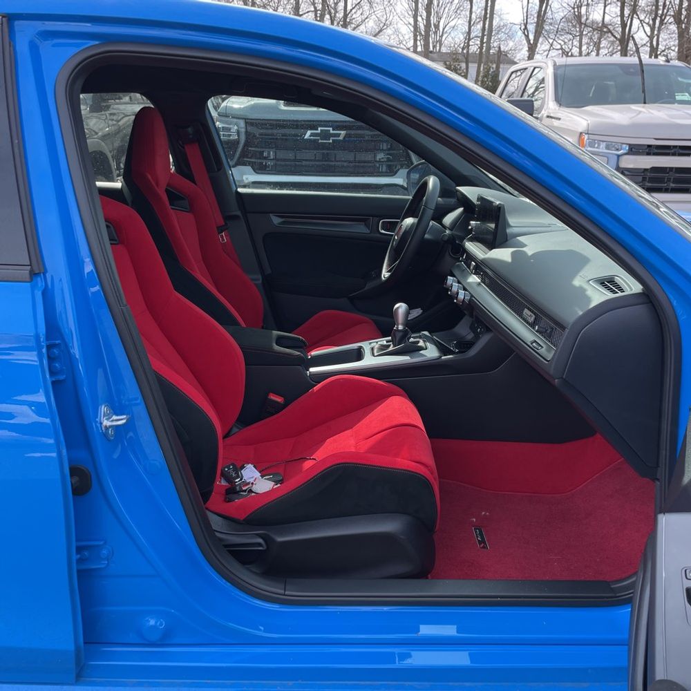 2025 Honda Civic Type R - Image 40