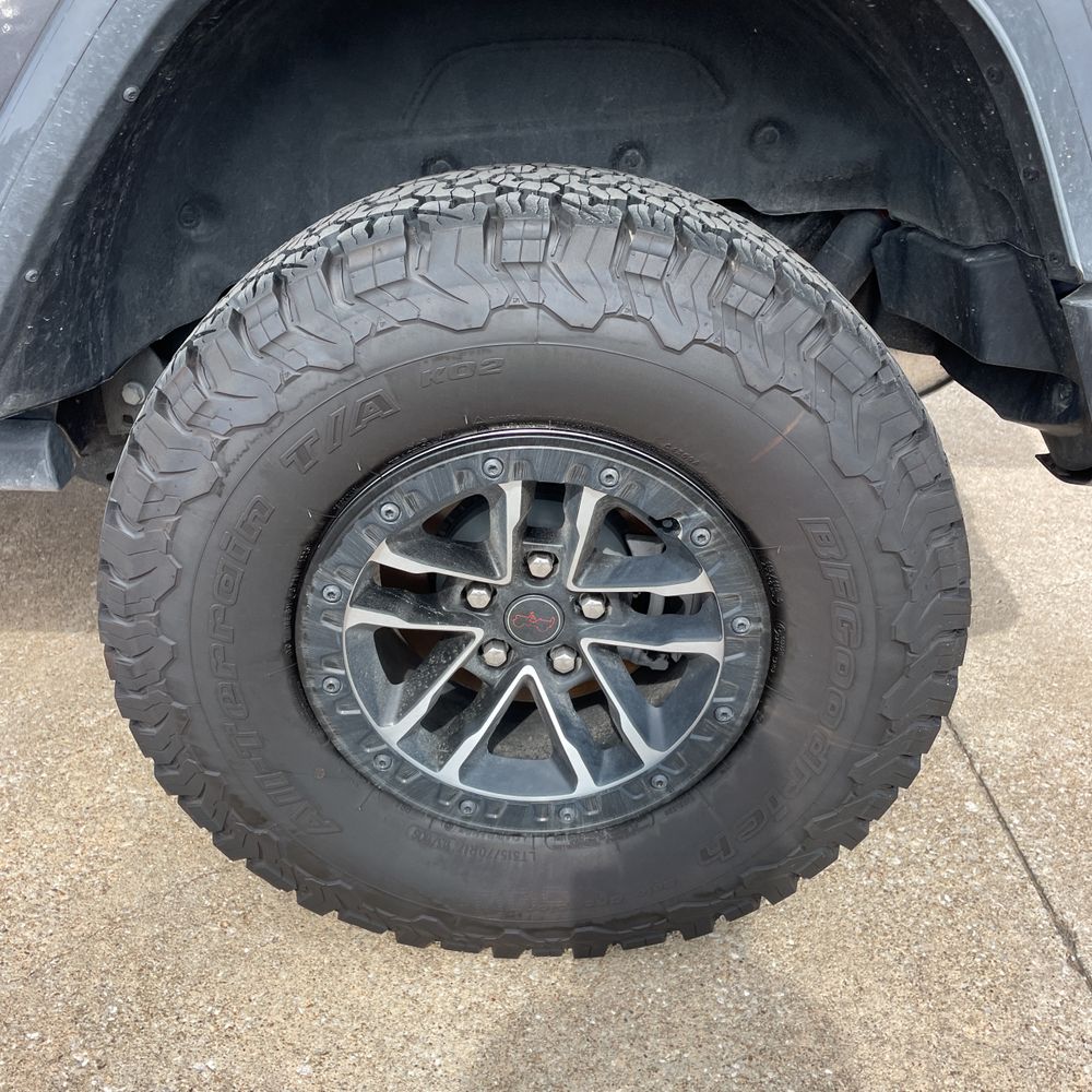 2025 Jeep Wrangler - Image 2