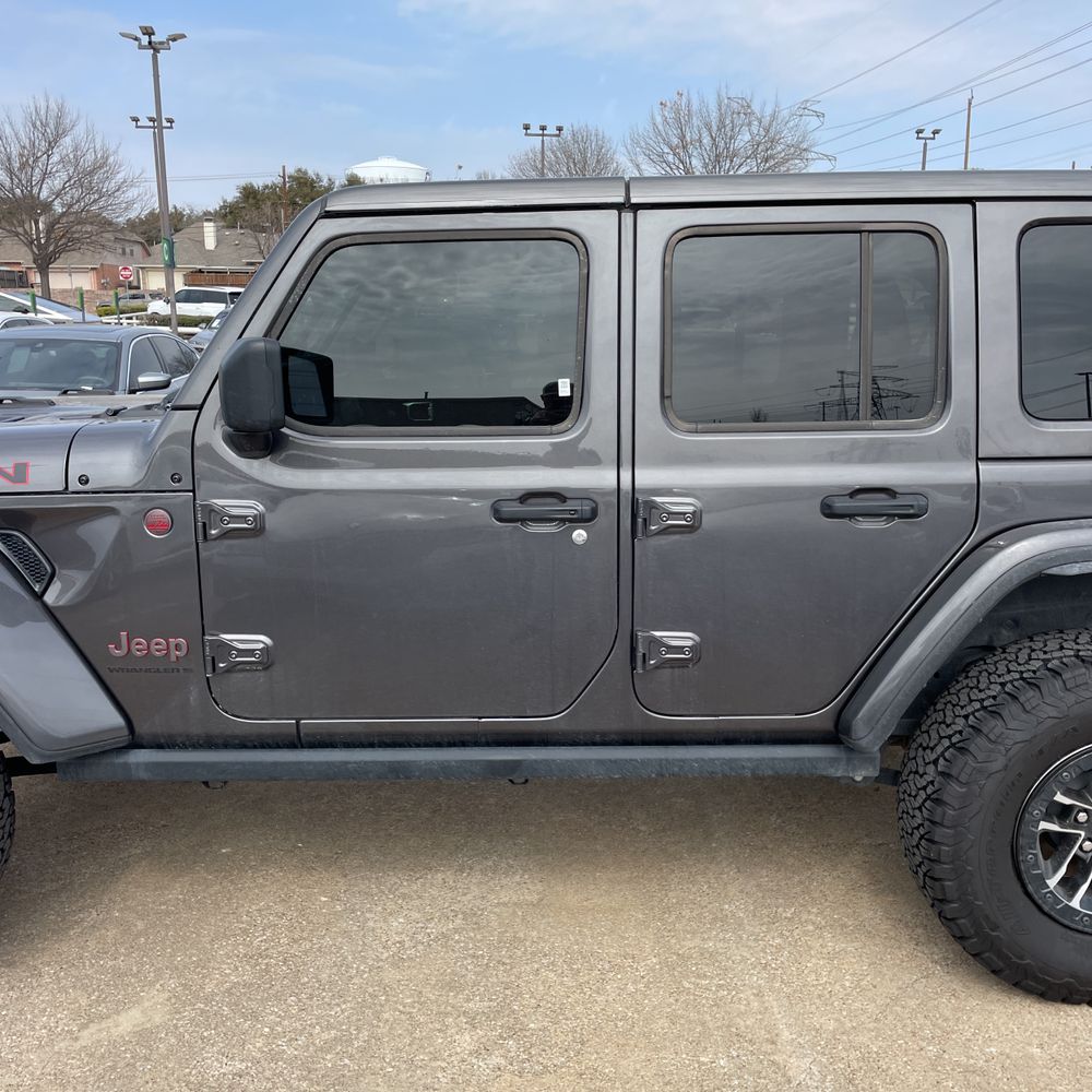 2025 Jeep Wrangler - Image 3
