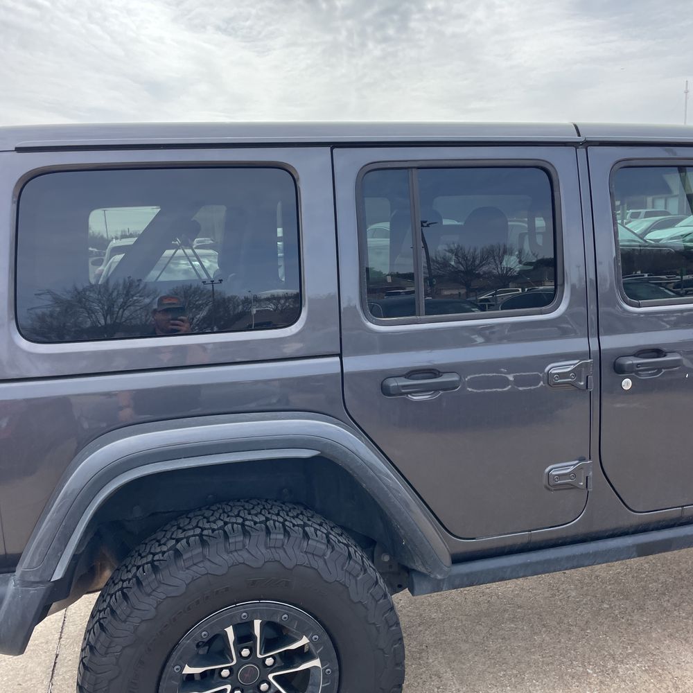 2025 Jeep Wrangler - Image 4