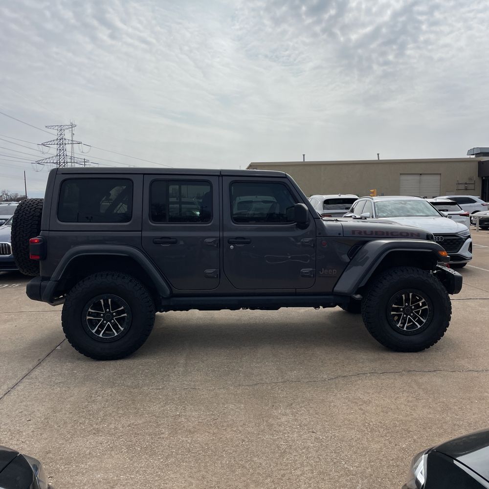 2025 Jeep Wrangler - Image 5
