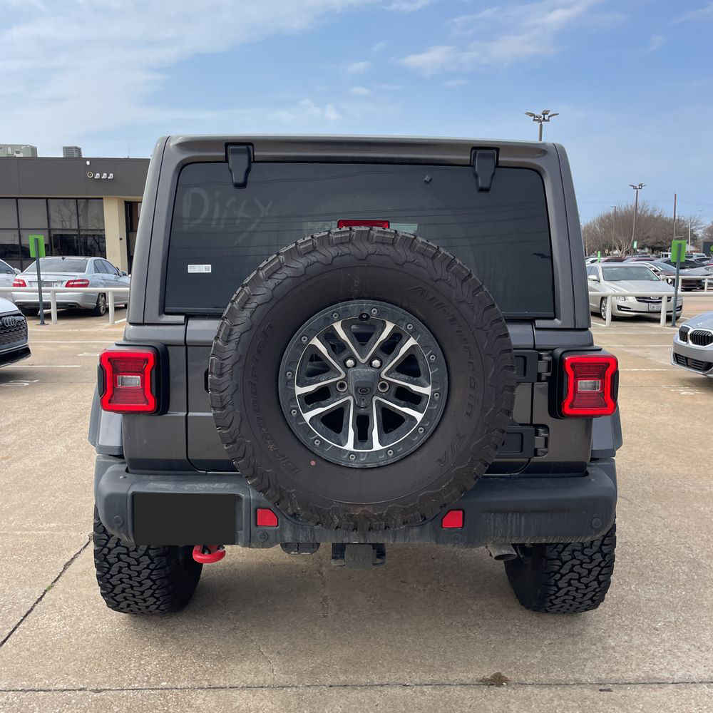 2025 Jeep Wrangler - Image 11