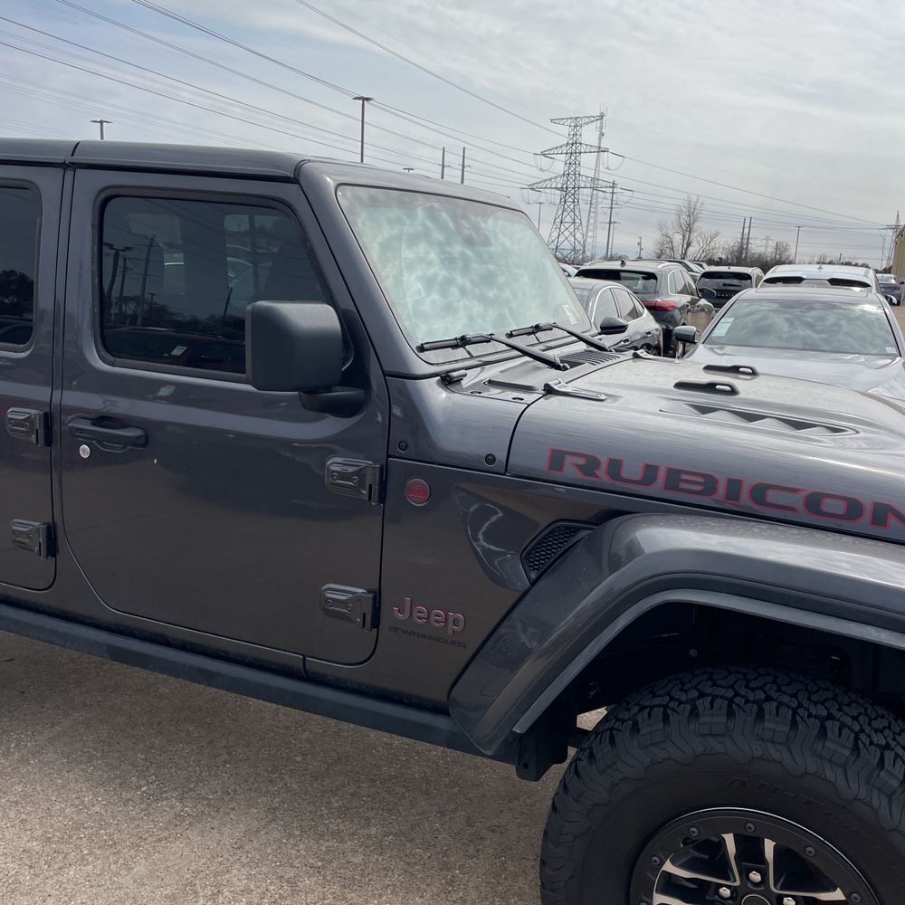 2025 Jeep Wrangler - Image 17