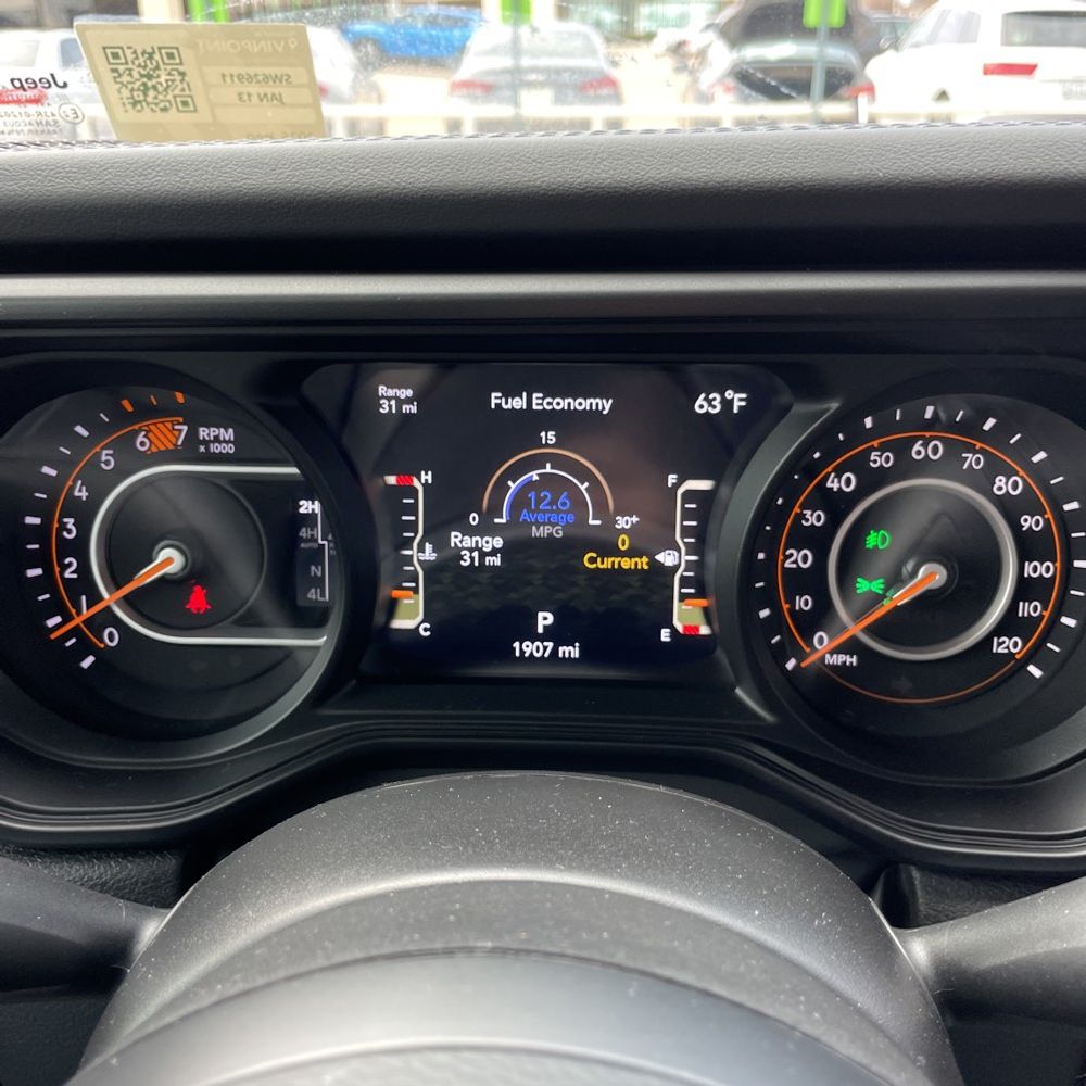2025 Jeep Wrangler - Image 28