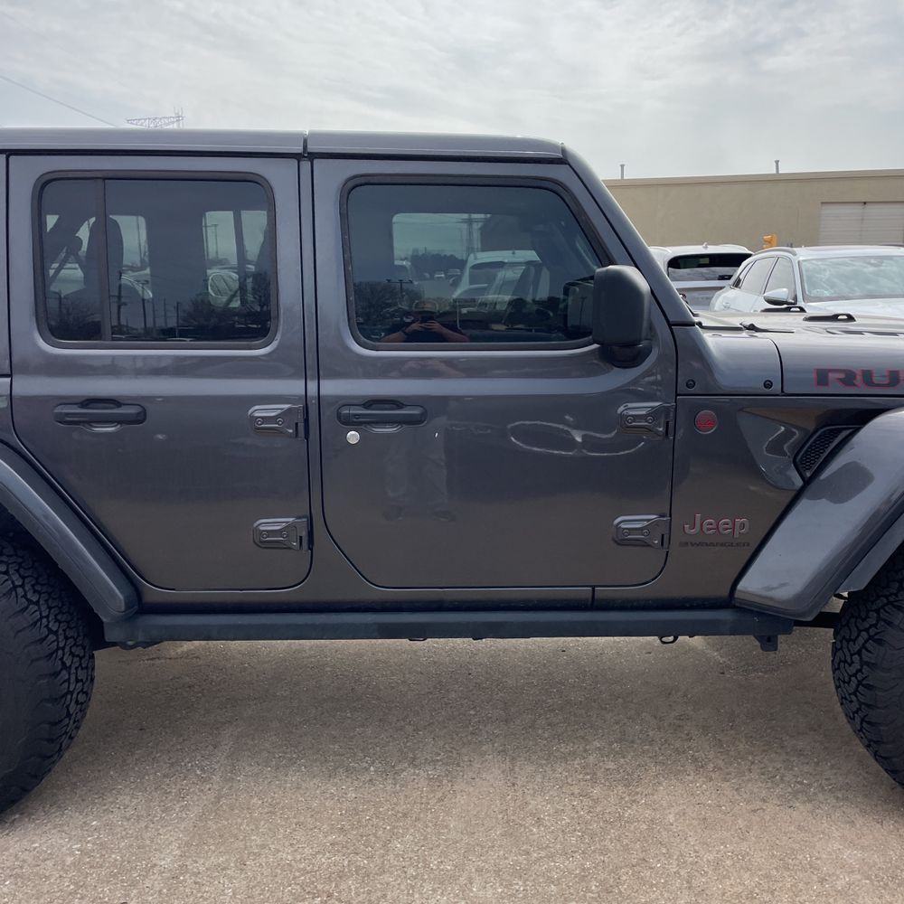 2025 Jeep Wrangler - Image 35