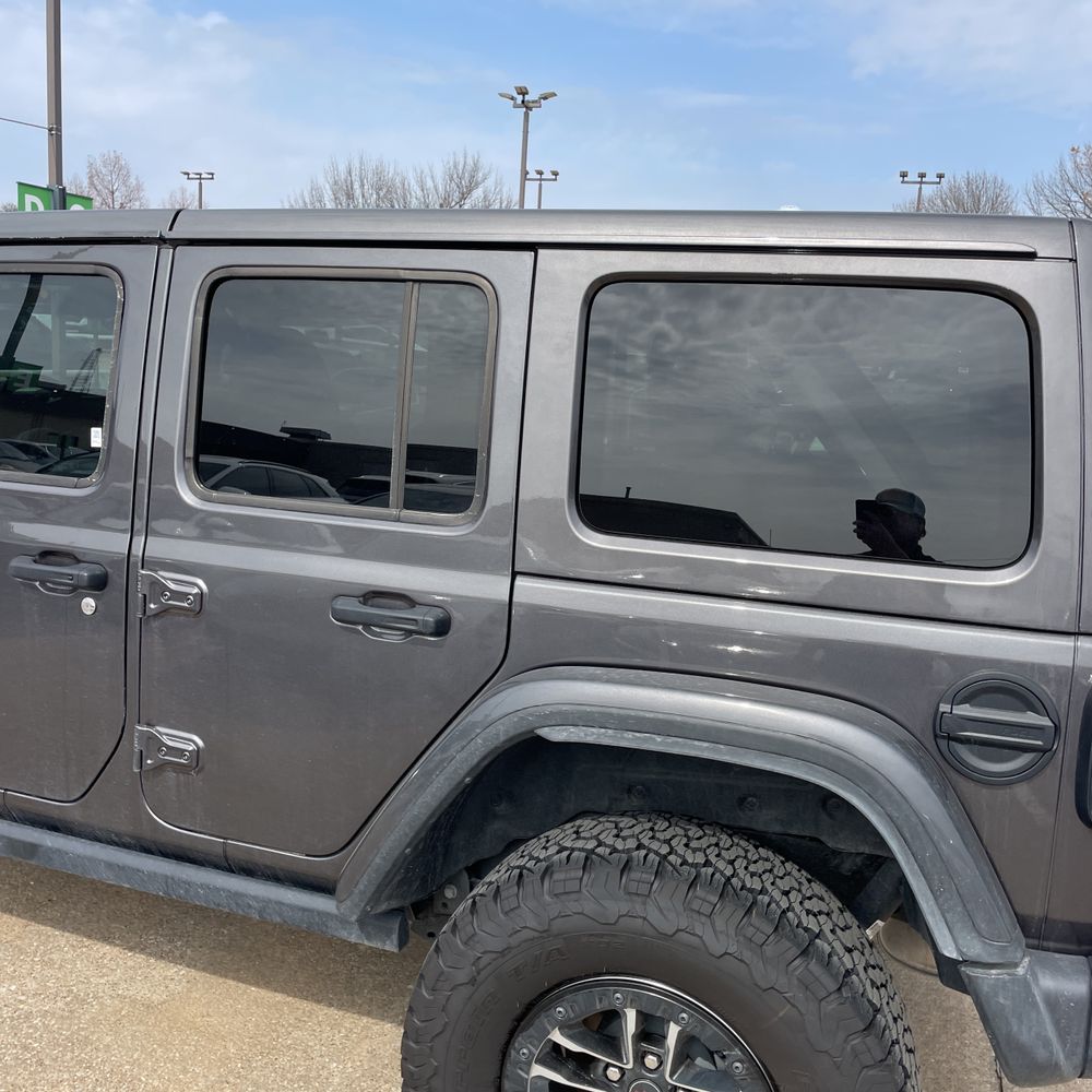 2025 Jeep Wrangler - Image 43
