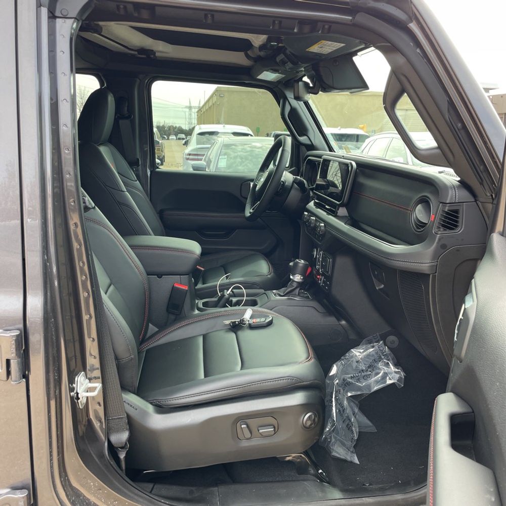 2025 Jeep Wrangler - Image 46