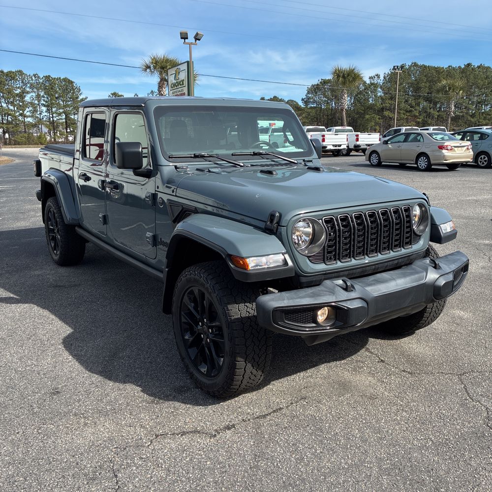 2024 Jeep Gladiator - Image 2