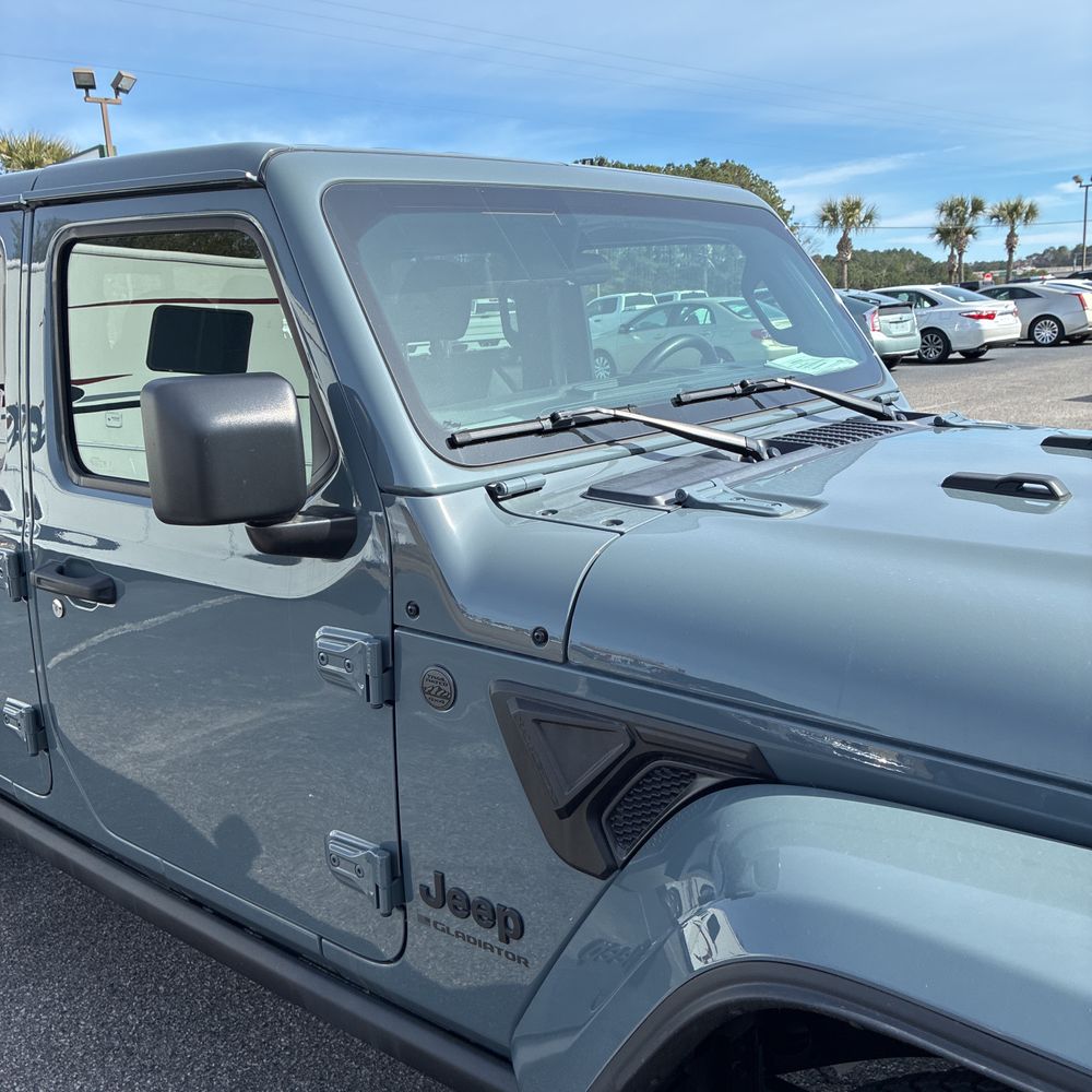 2024 Jeep Gladiator - Image 6