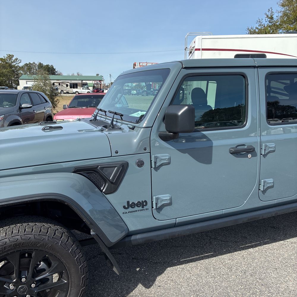 2024 Jeep Gladiator - Image 7