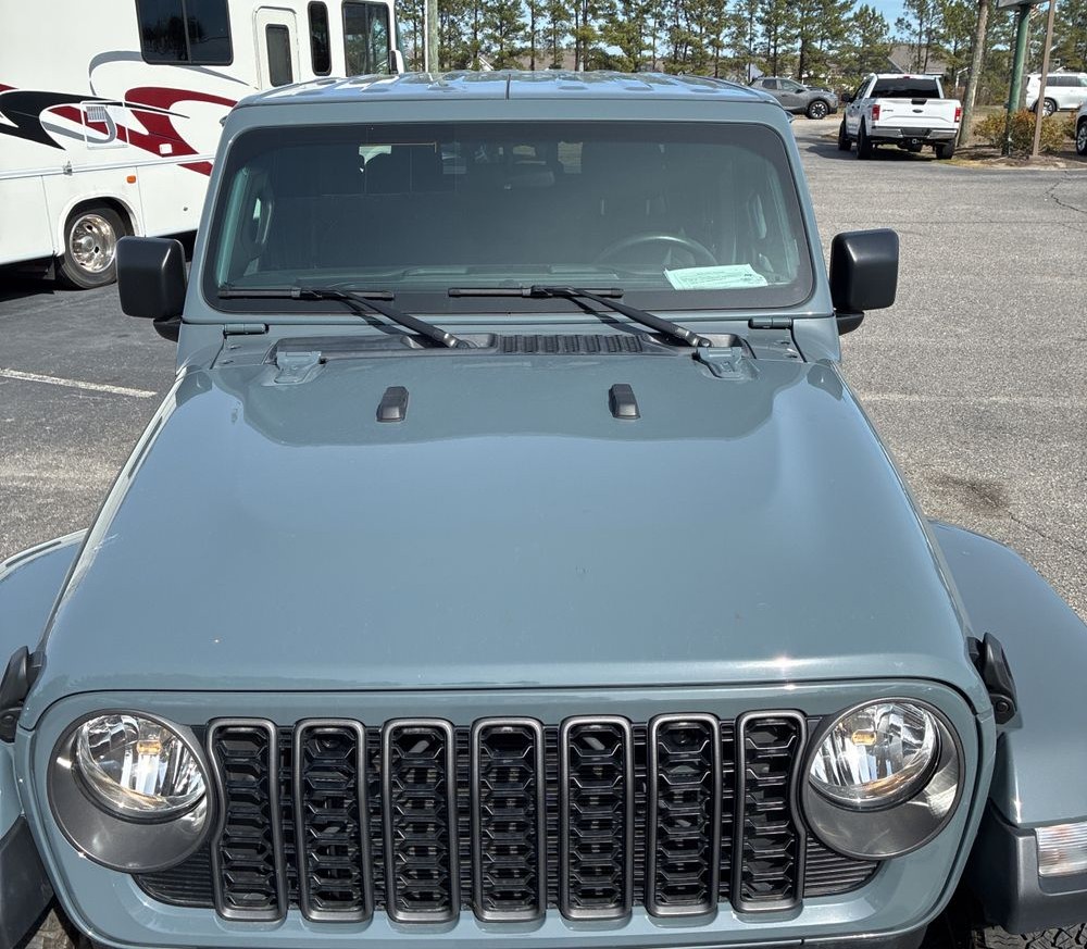 2024 Jeep Gladiator - Image 29