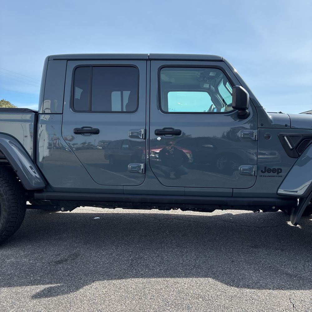2024 Jeep Gladiator - Image 34