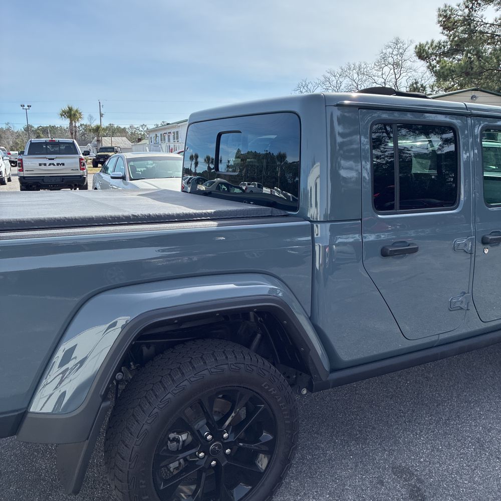 2024 Jeep Gladiator - Image 44