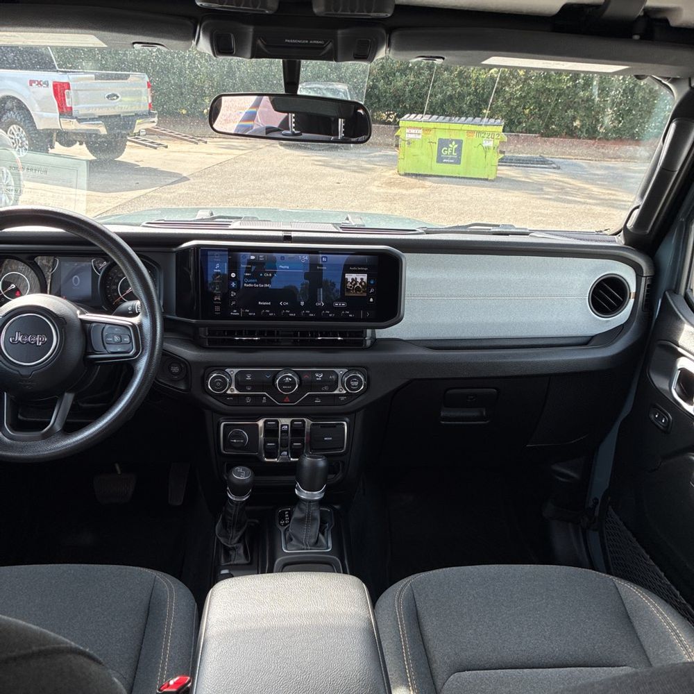 2024 Jeep Gladiator - Image 47