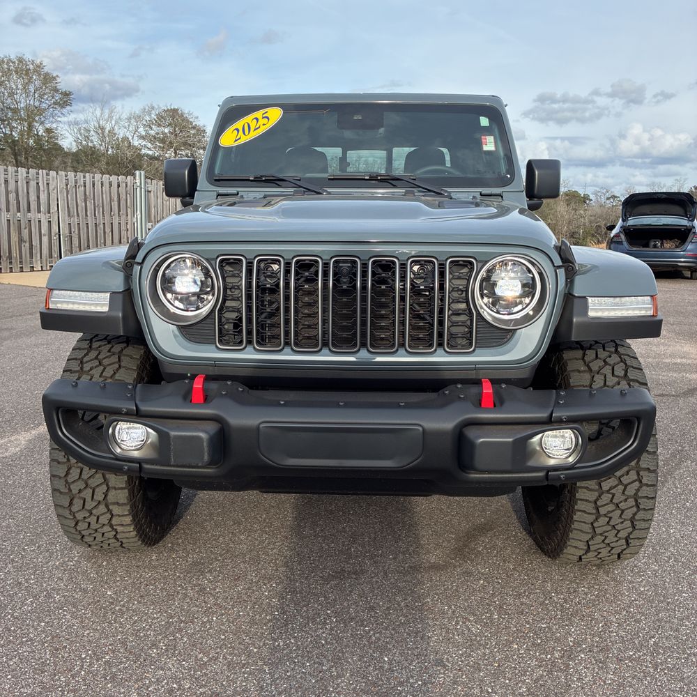 2025 Jeep Gladiator - Image 29