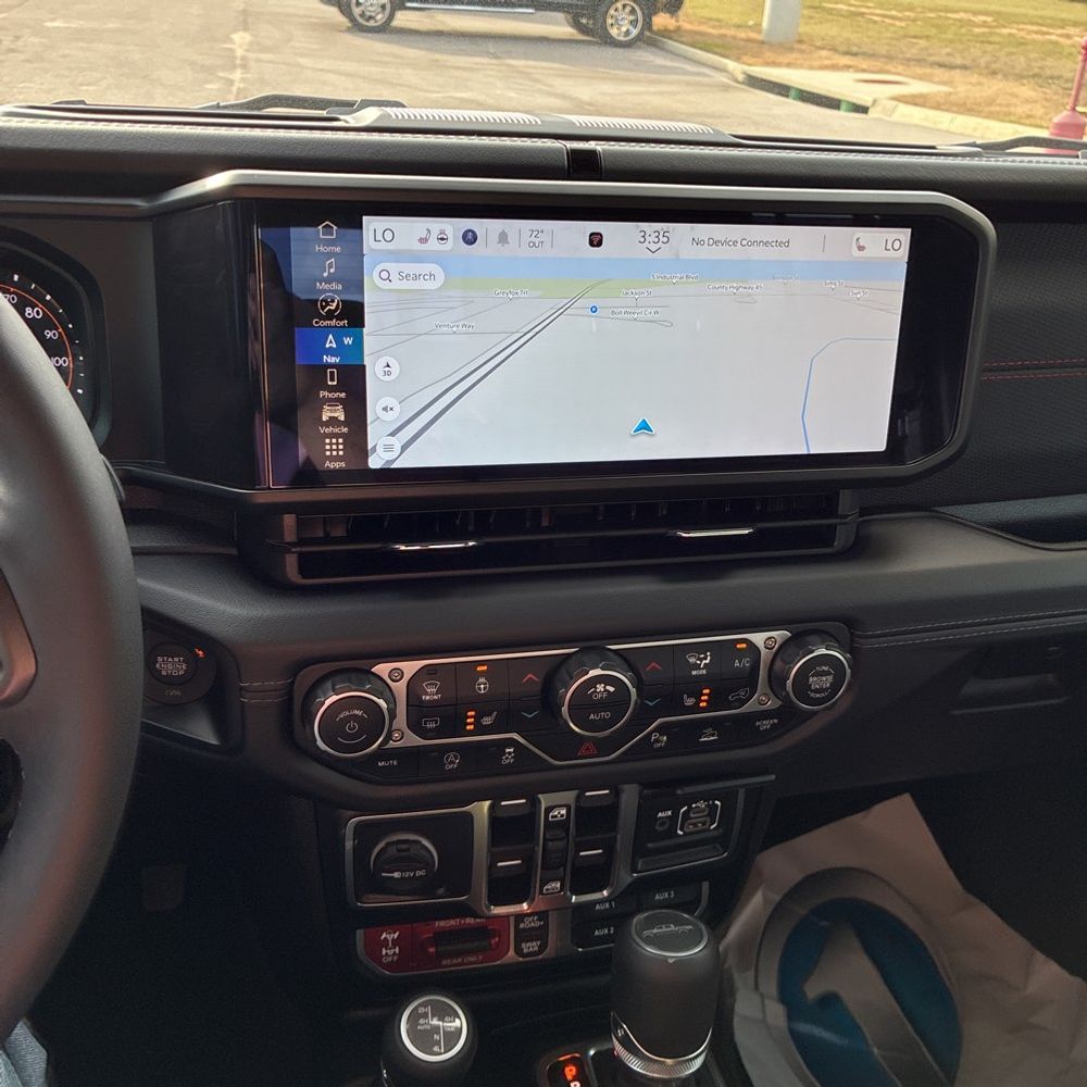 2025 Jeep Gladiator - Image 35