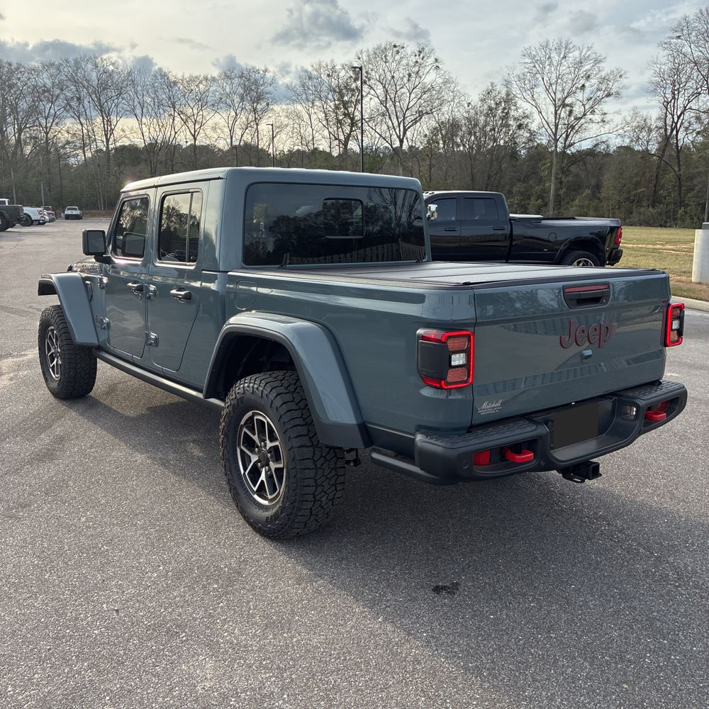 2025 Jeep Gladiator - Image 43