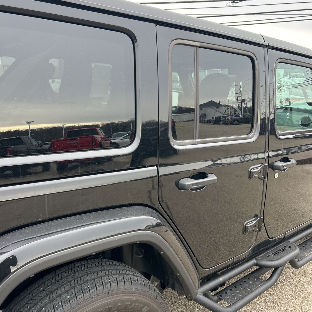 2024 Jeep Wrangler - Image 31