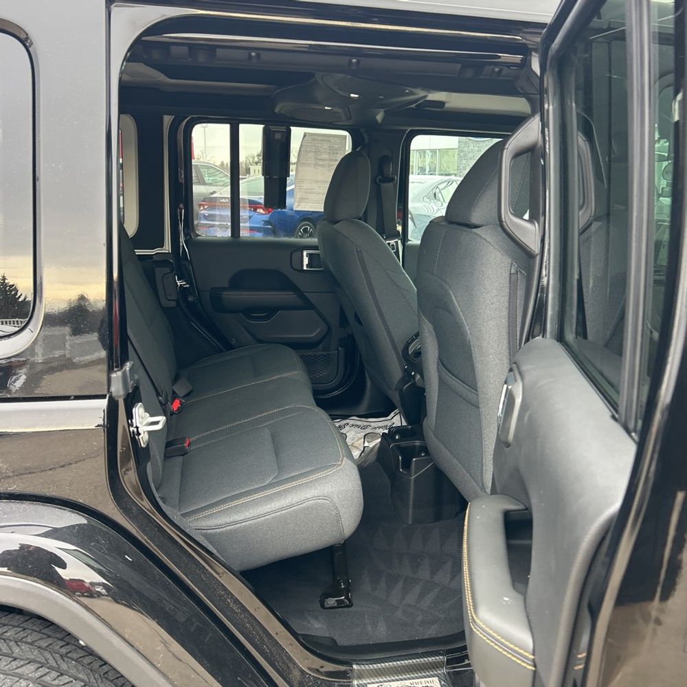 2024 Jeep Wrangler - Image 39