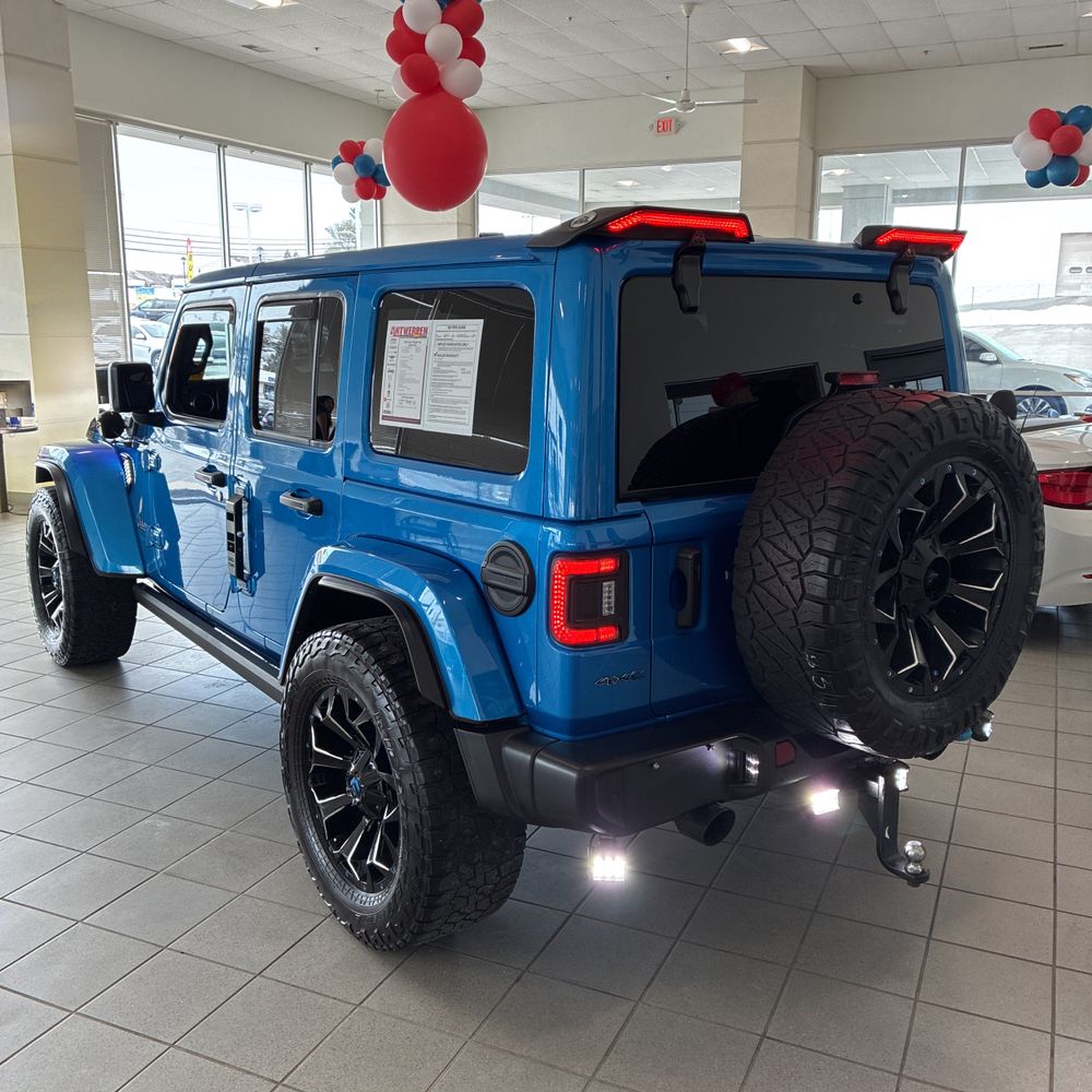 2024 Jeep Wrangler - Image 7