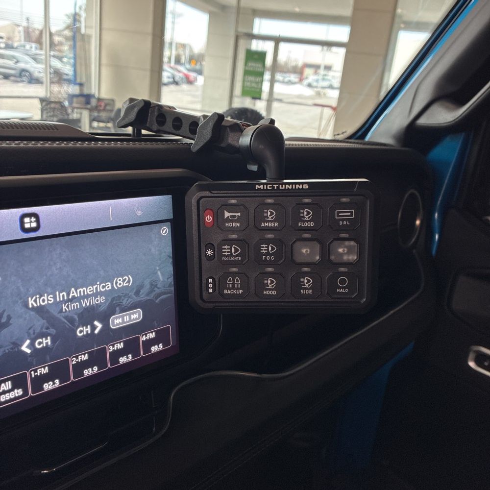 2024 Jeep Wrangler - Image 11