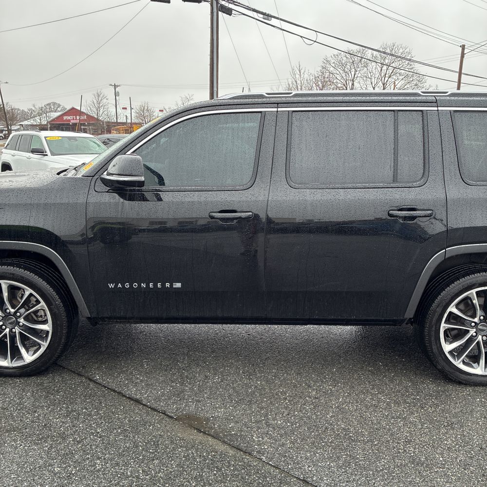 2022 Jeep Wagoneer - Image 24