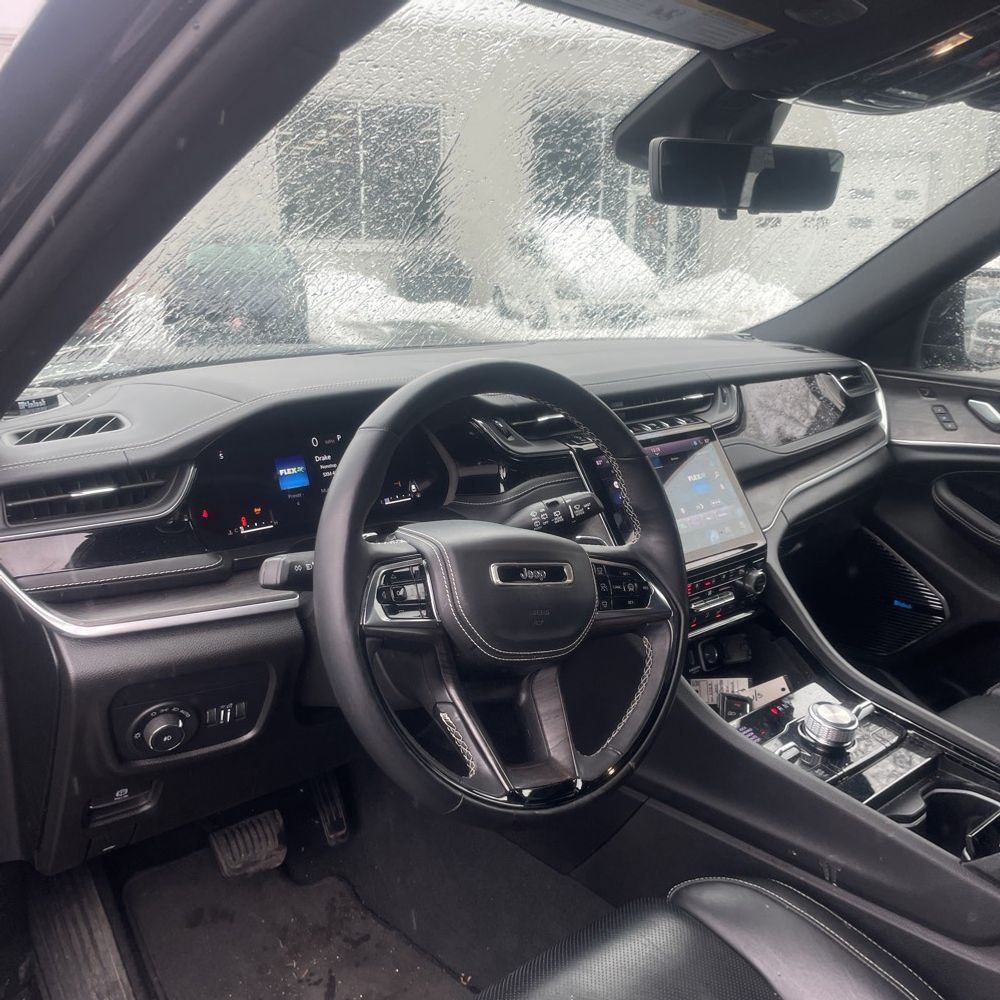 2022 Jeep Grand Cherokee - Image 19
