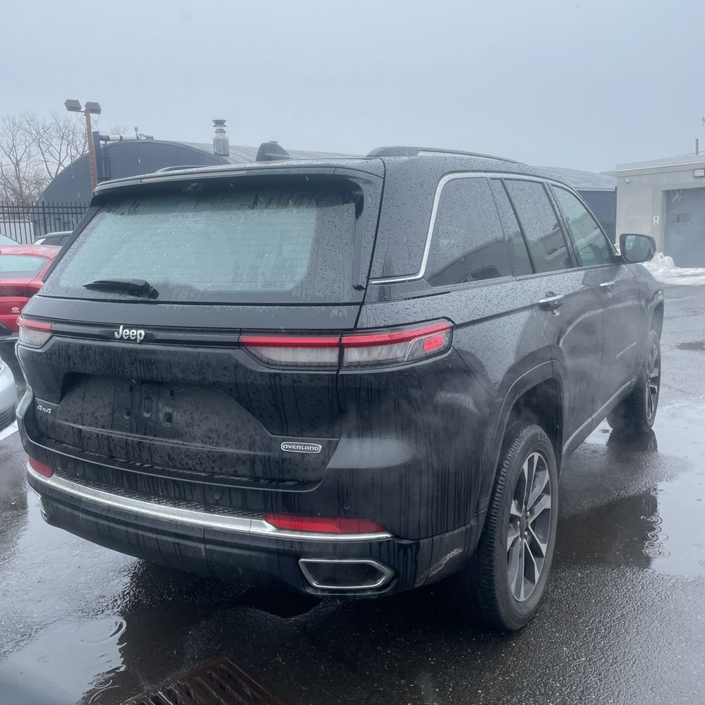 2022 Jeep Grand Cherokee - Image 22