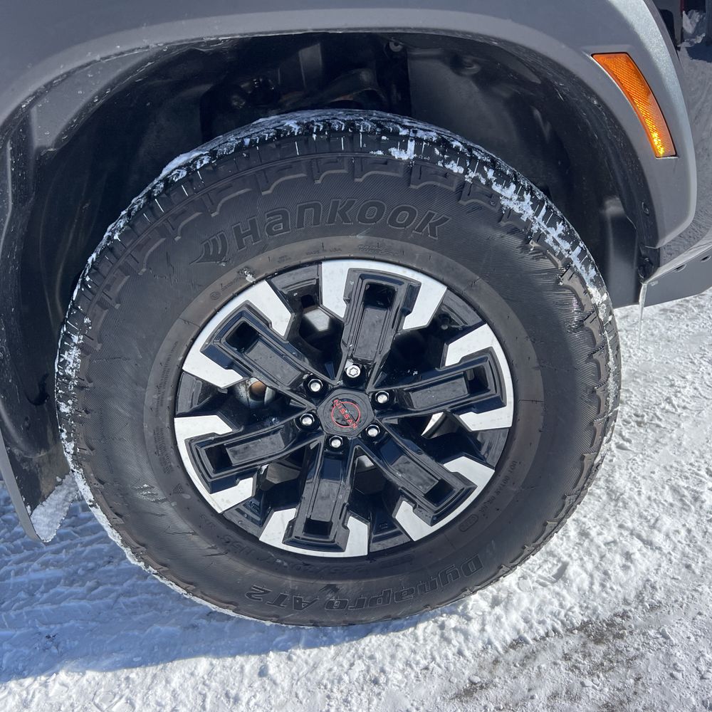 2022 Nissan Frontier - Image 9