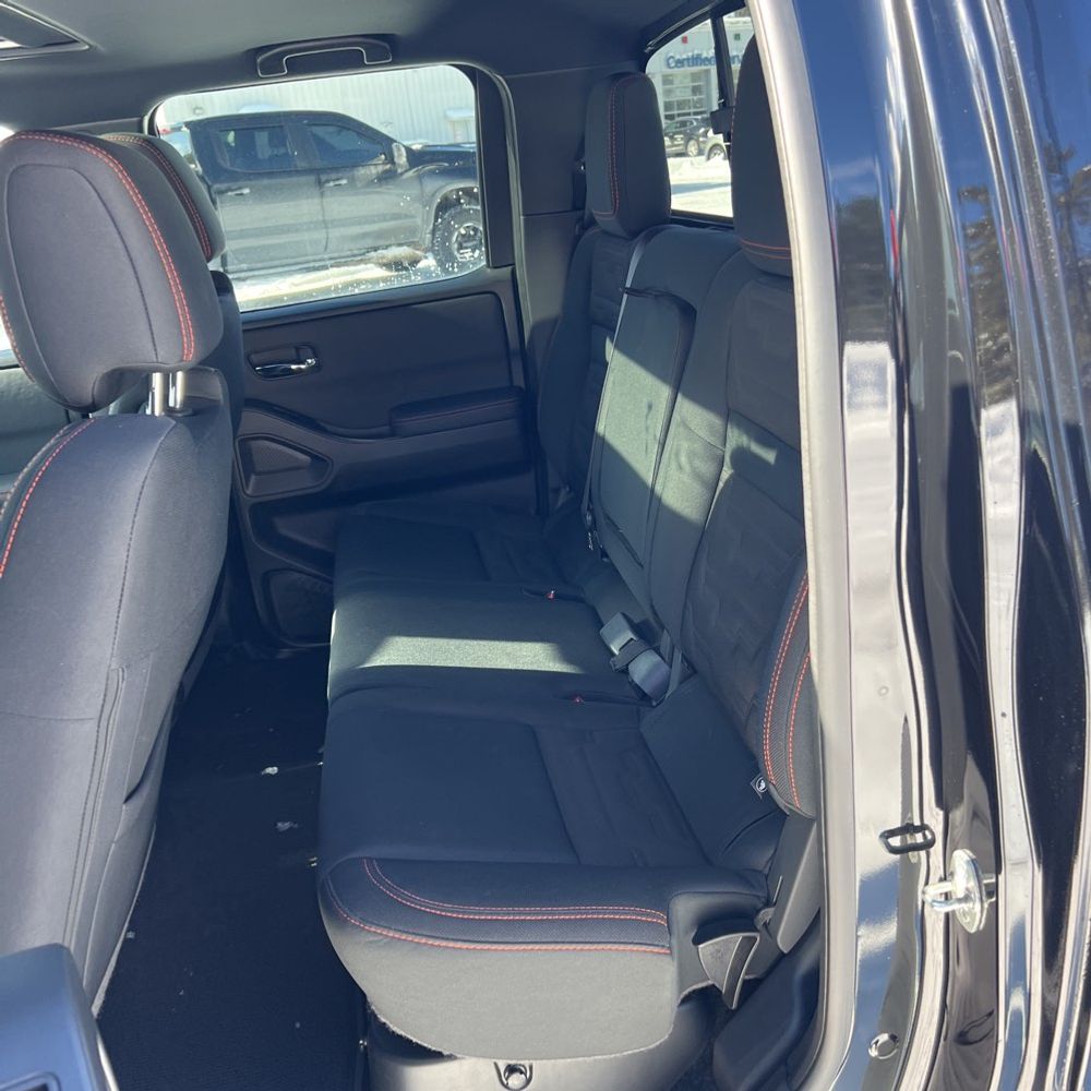 2022 Nissan Frontier - Image 12