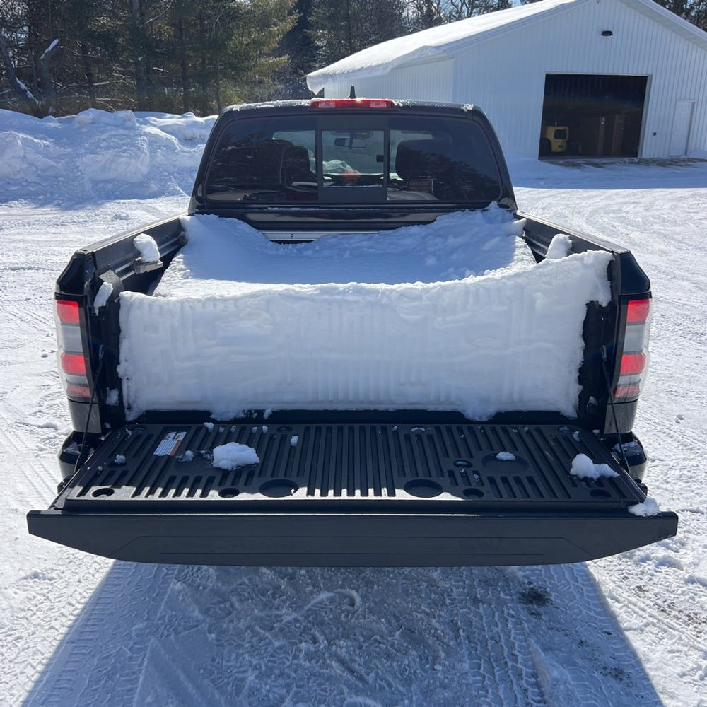 2022 Nissan Frontier - Image 27