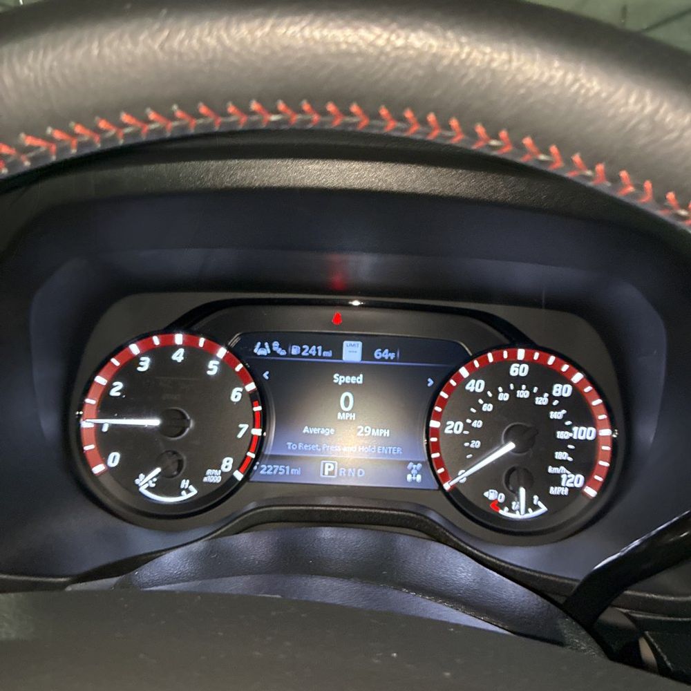 2023 Nissan TITAN - Image 2