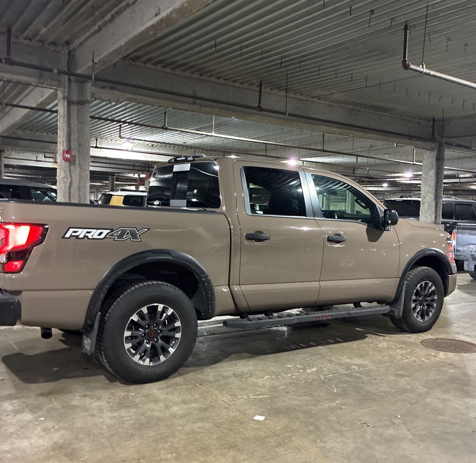 2023 Nissan TITAN - Image 5