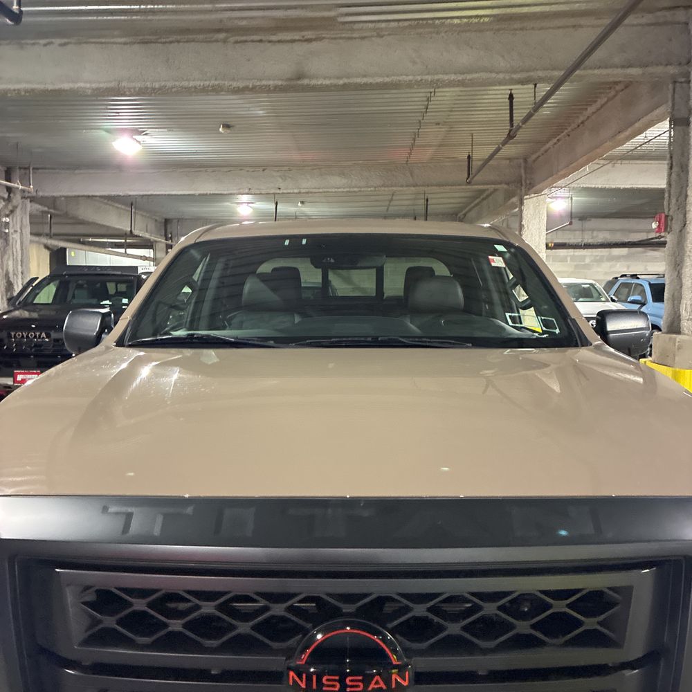 2023 Nissan TITAN - Image 10