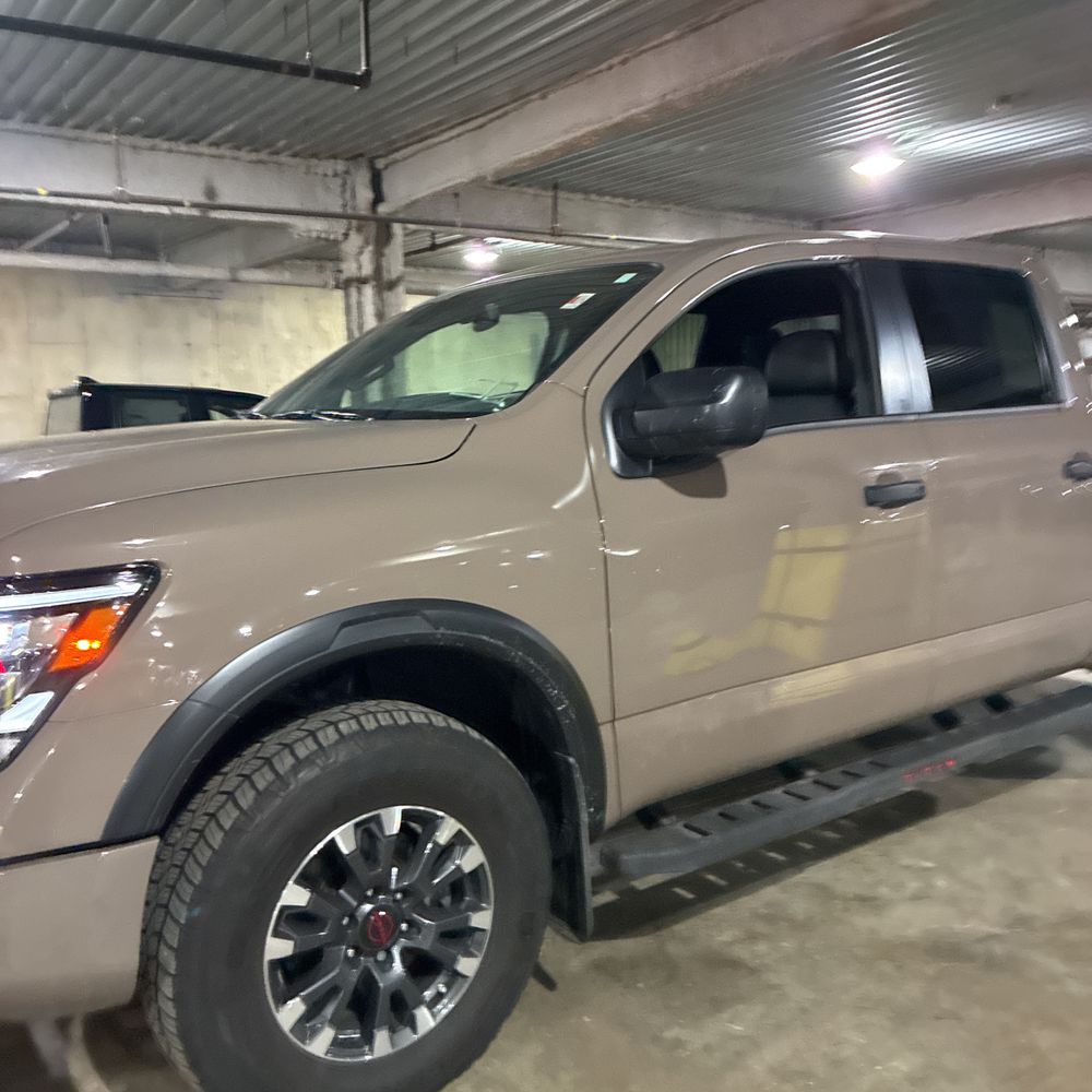 2023 Nissan TITAN - Image 17