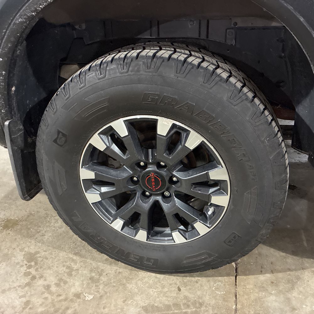 2023 Nissan TITAN - Image 20