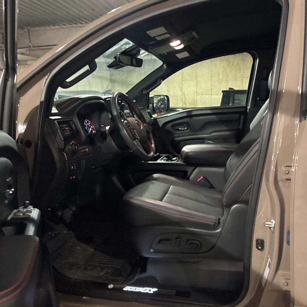 2023 Nissan TITAN - Image 26