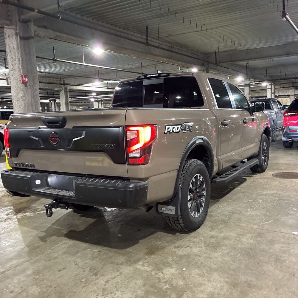 2023 Nissan TITAN - Image 29