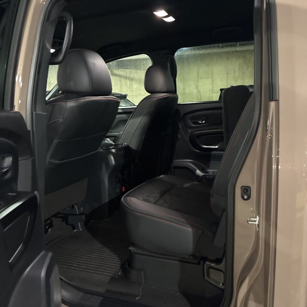 2023 Nissan TITAN - Image 30