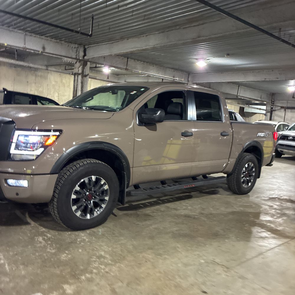 2023 Nissan TITAN - Image 37