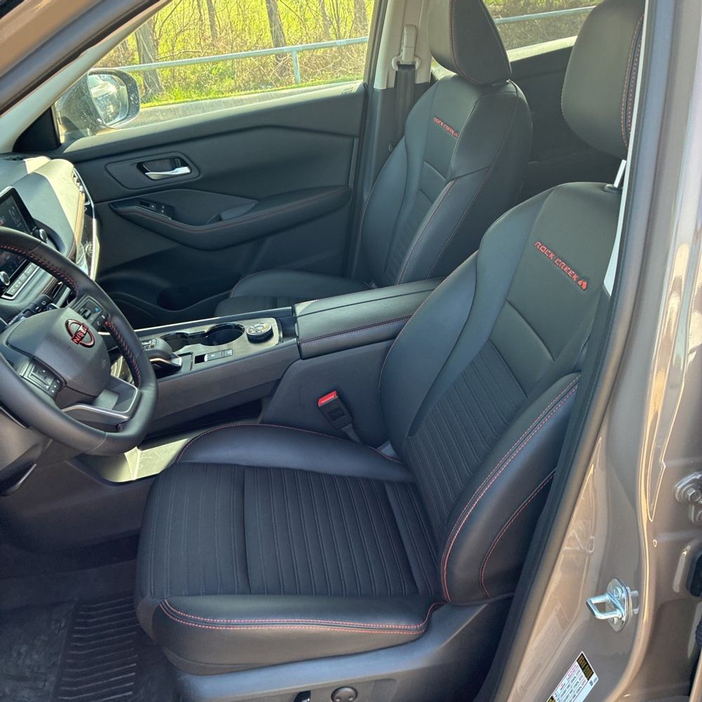 2025 Nissan Rogue - Image 12