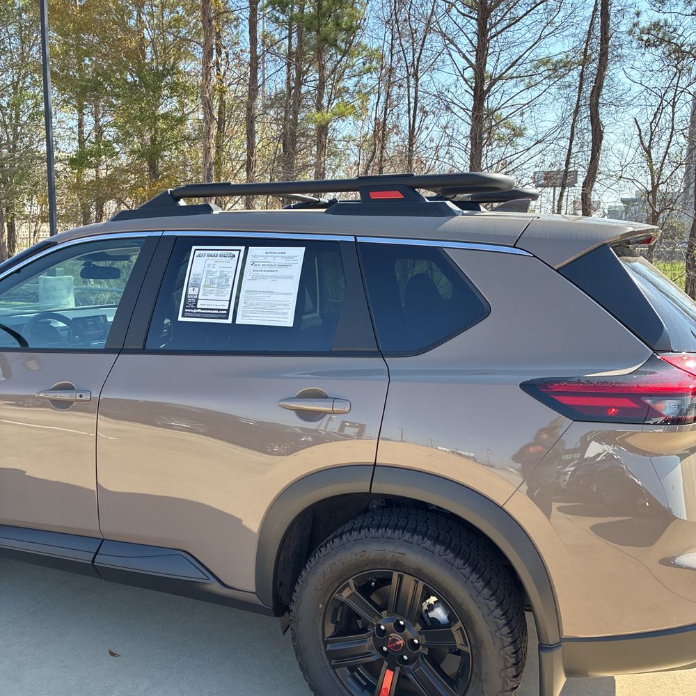 2025 Nissan Rogue - Image 19